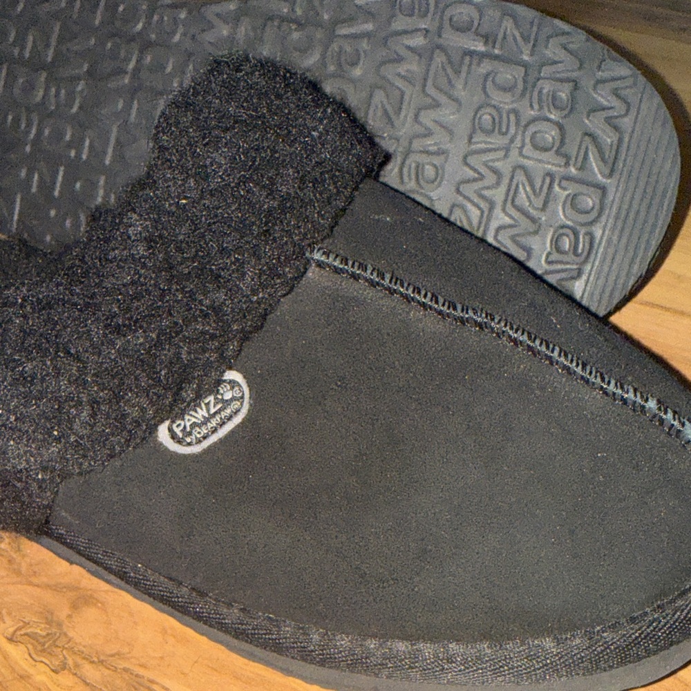 PAWZ Black Cozy Slippers